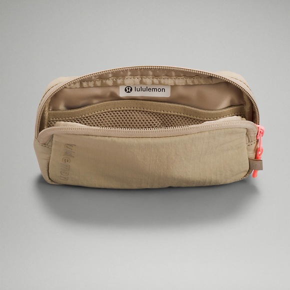 LULULEMON MINI BELT BAG- RARE (TRENCH COLOR) - Picture 3 of 6